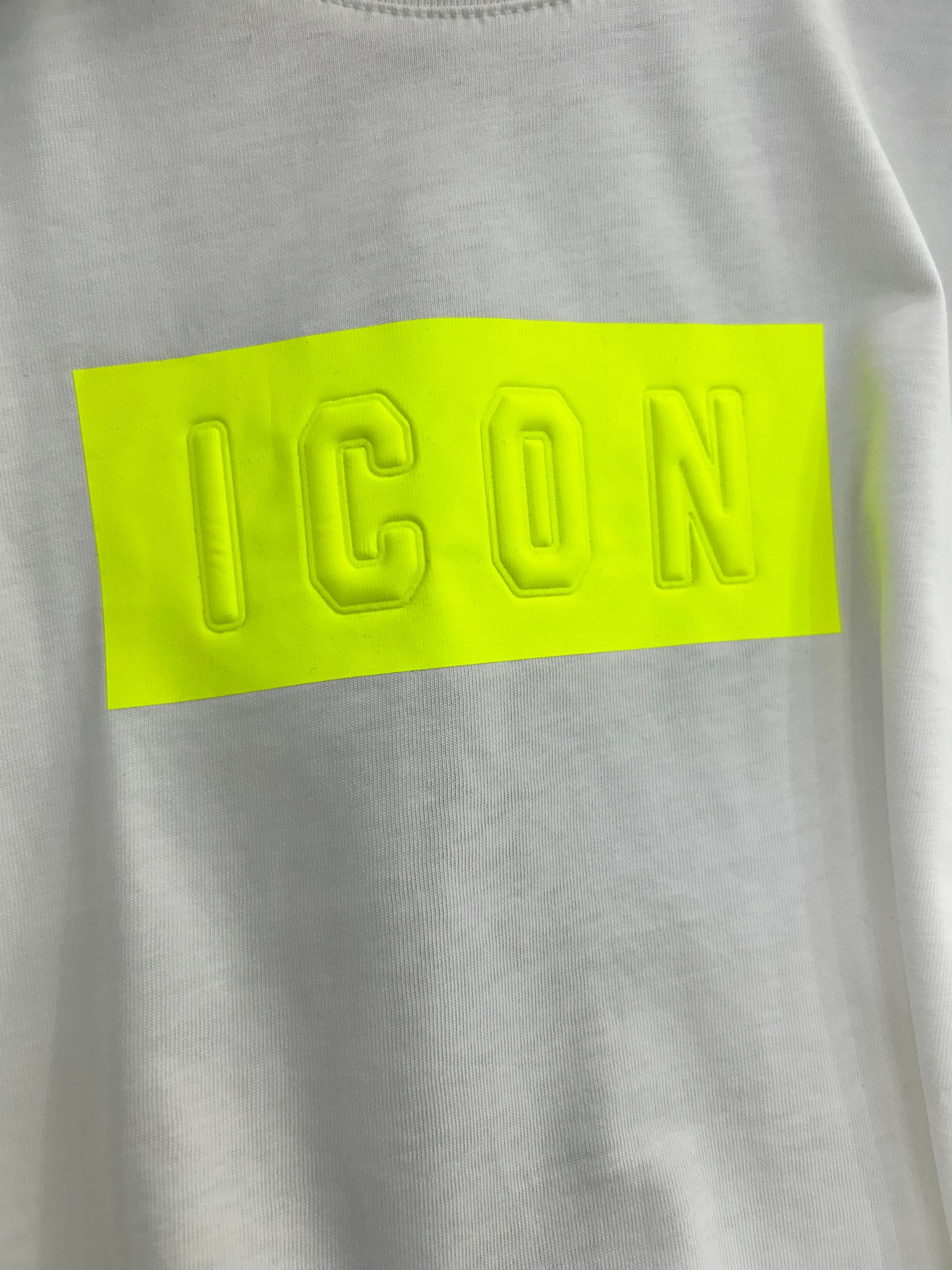 00832 - ABBIGLIAMENTO - ICON